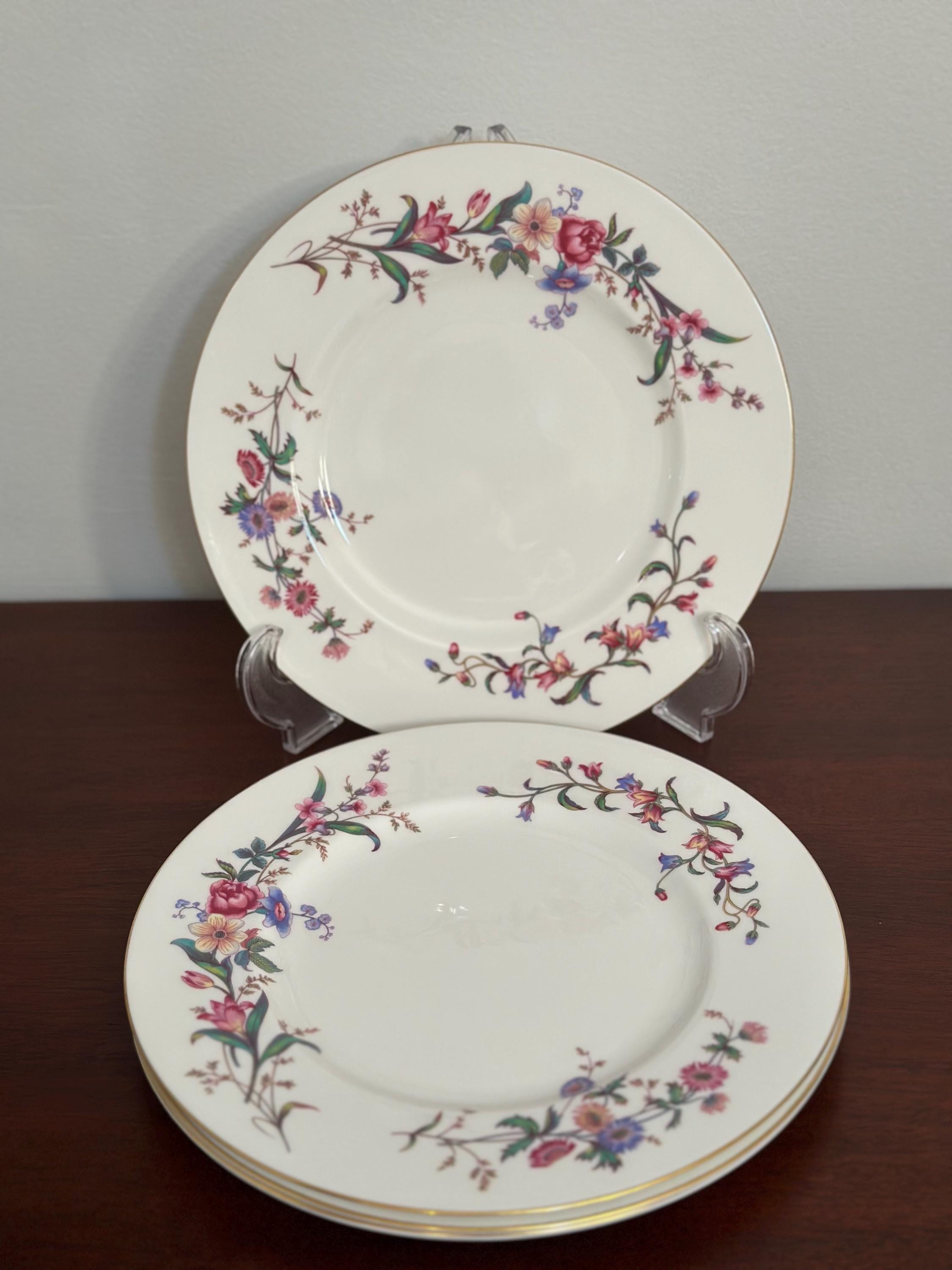 4 Wedgwood Devon Sprays Dinner Plates