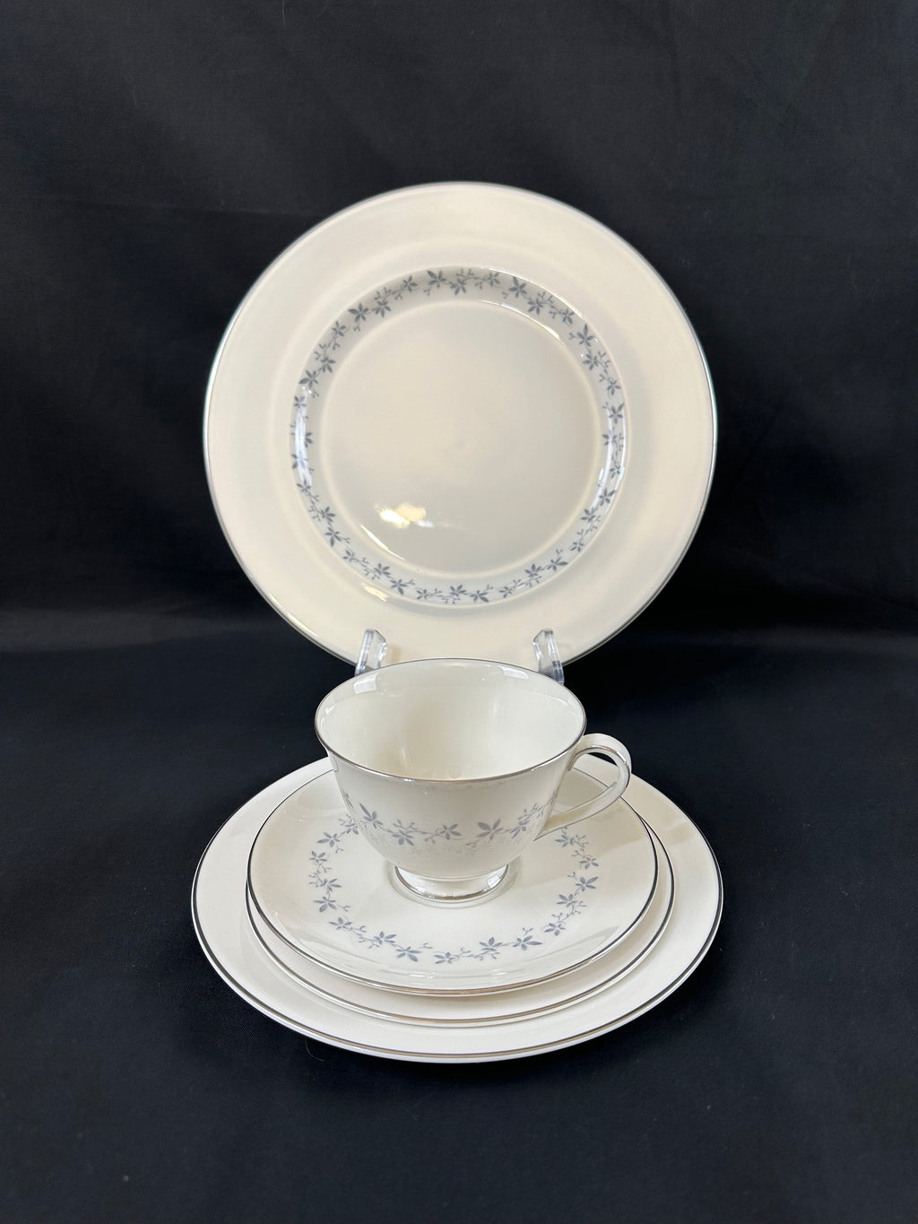 Royal Doulton Cadence 5 Piece Place Setting
