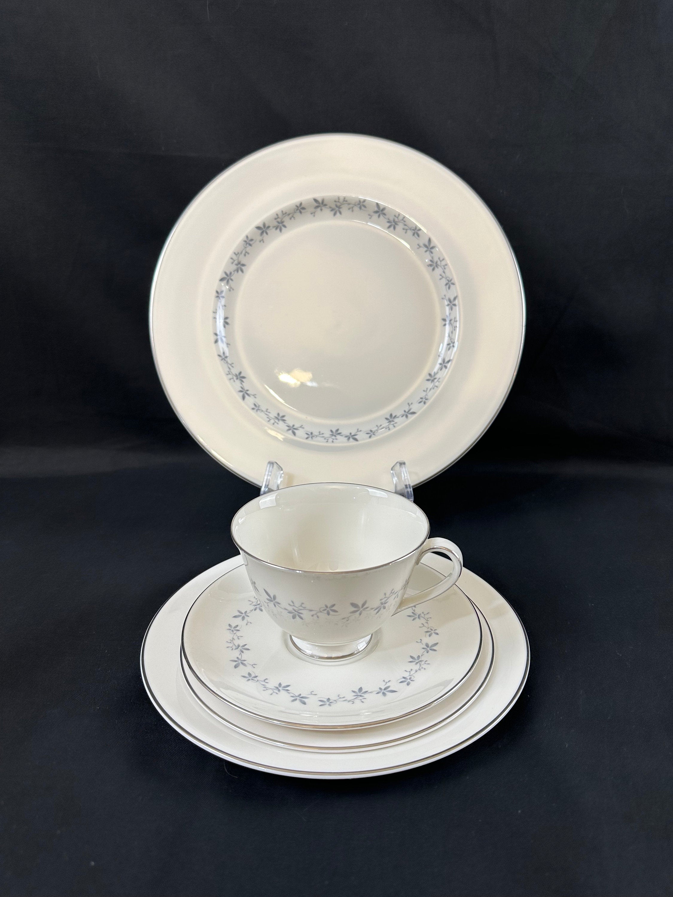 Royal Doulton Cadence 5 Piece Place Setting