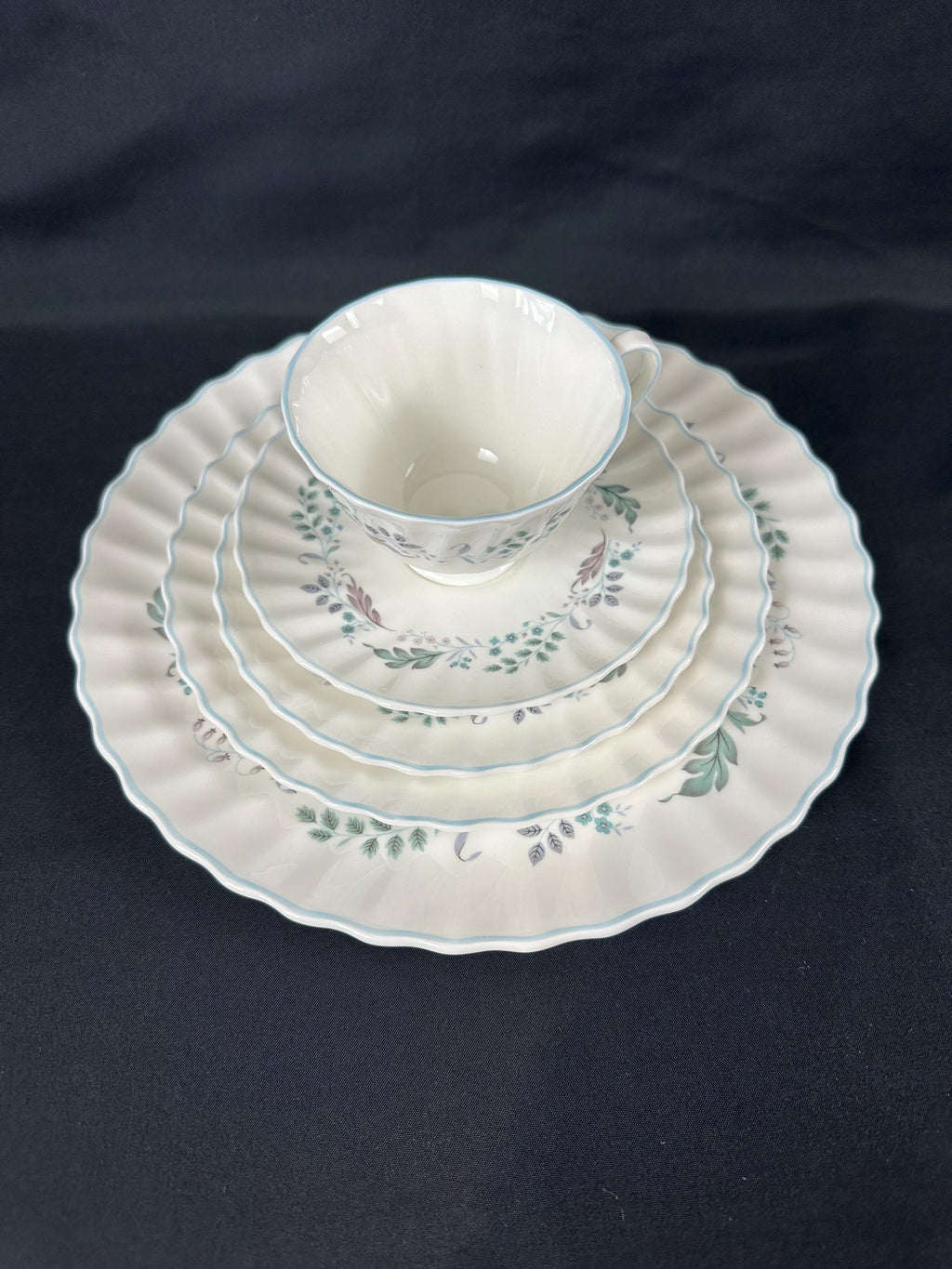 4 Place Settings of Royal Doulton Glen Auldyn