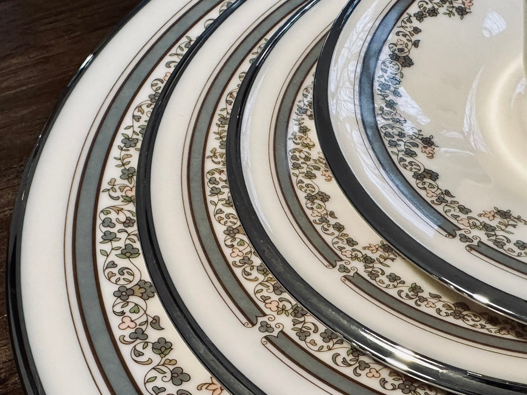 Vintage Lenox Lace Point China: 5-Piece Place Setting