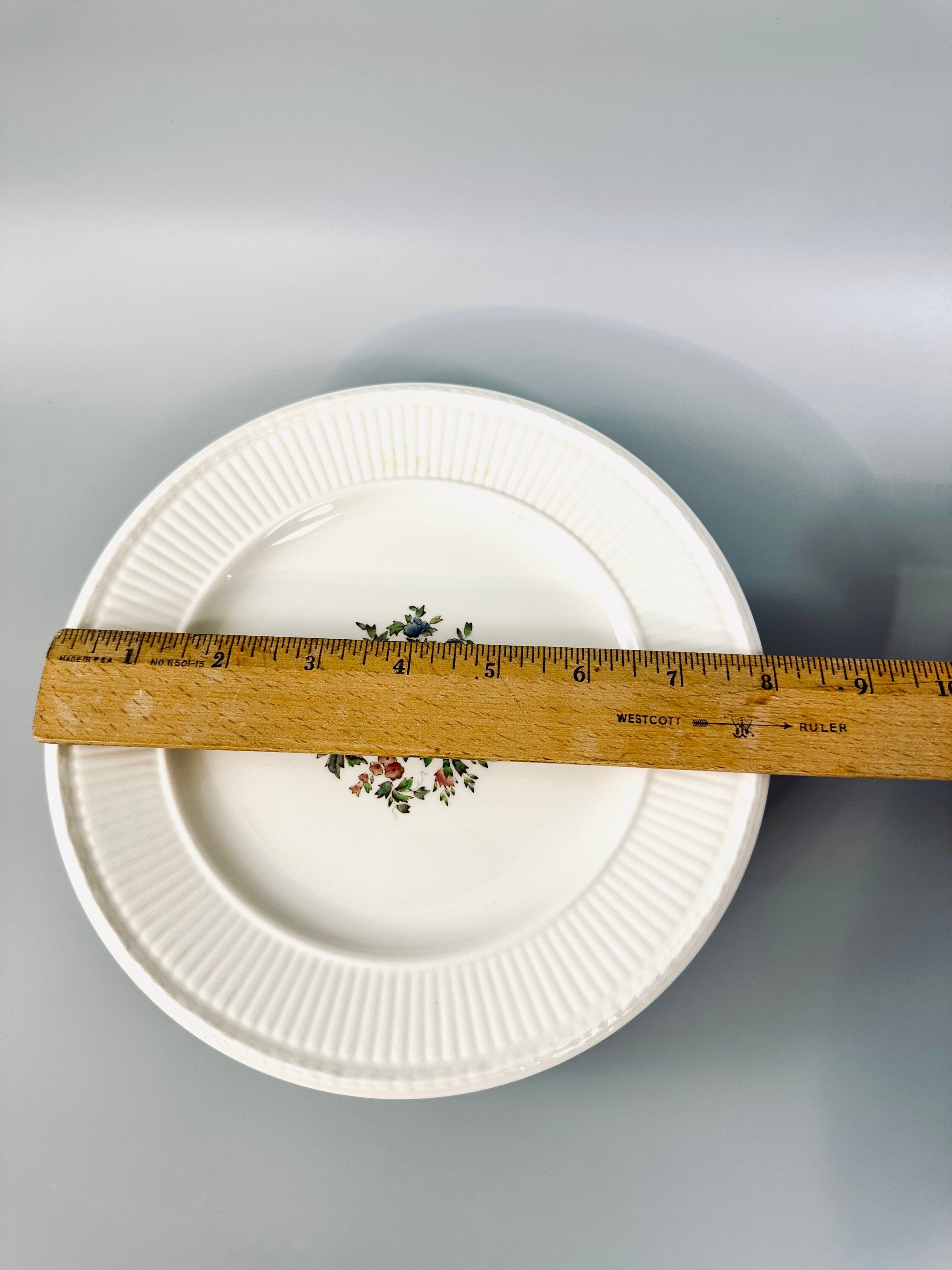 6 Wedgwood Conway Salad Plates