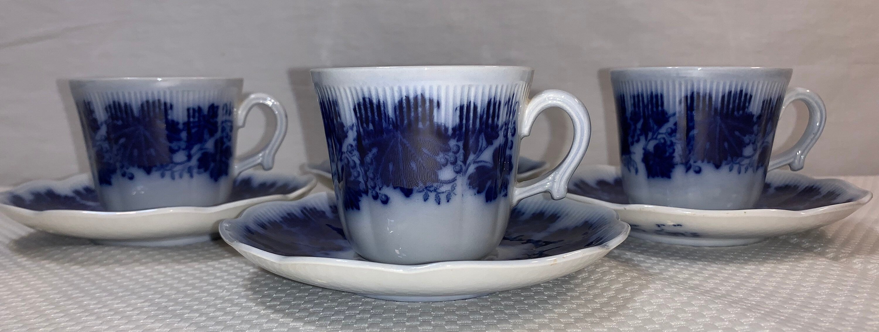4 Gelfe Vinranka Flow Blue Teacups and Saucers