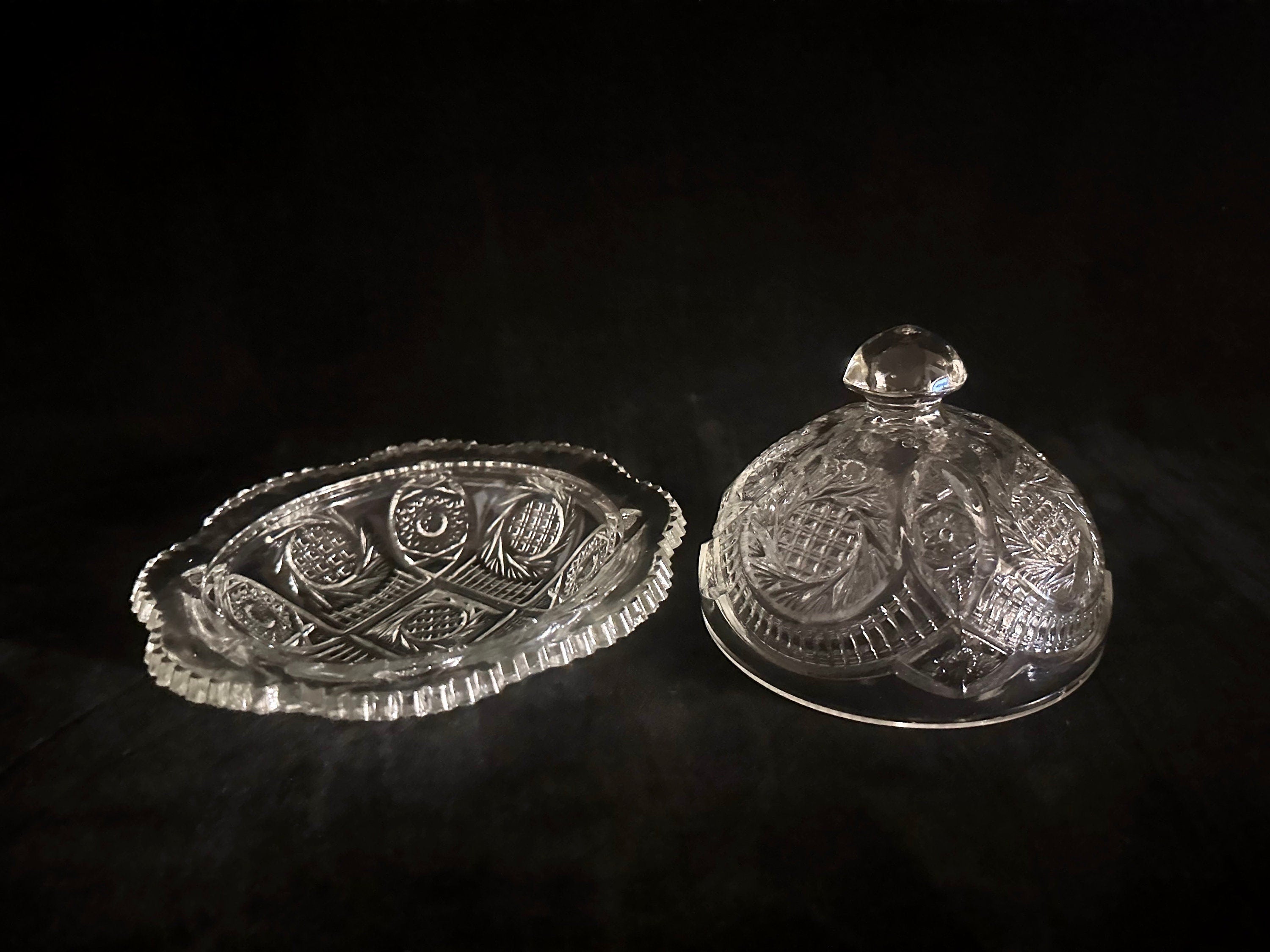 LE Smith Glass Round Covered Butter Sunburst
