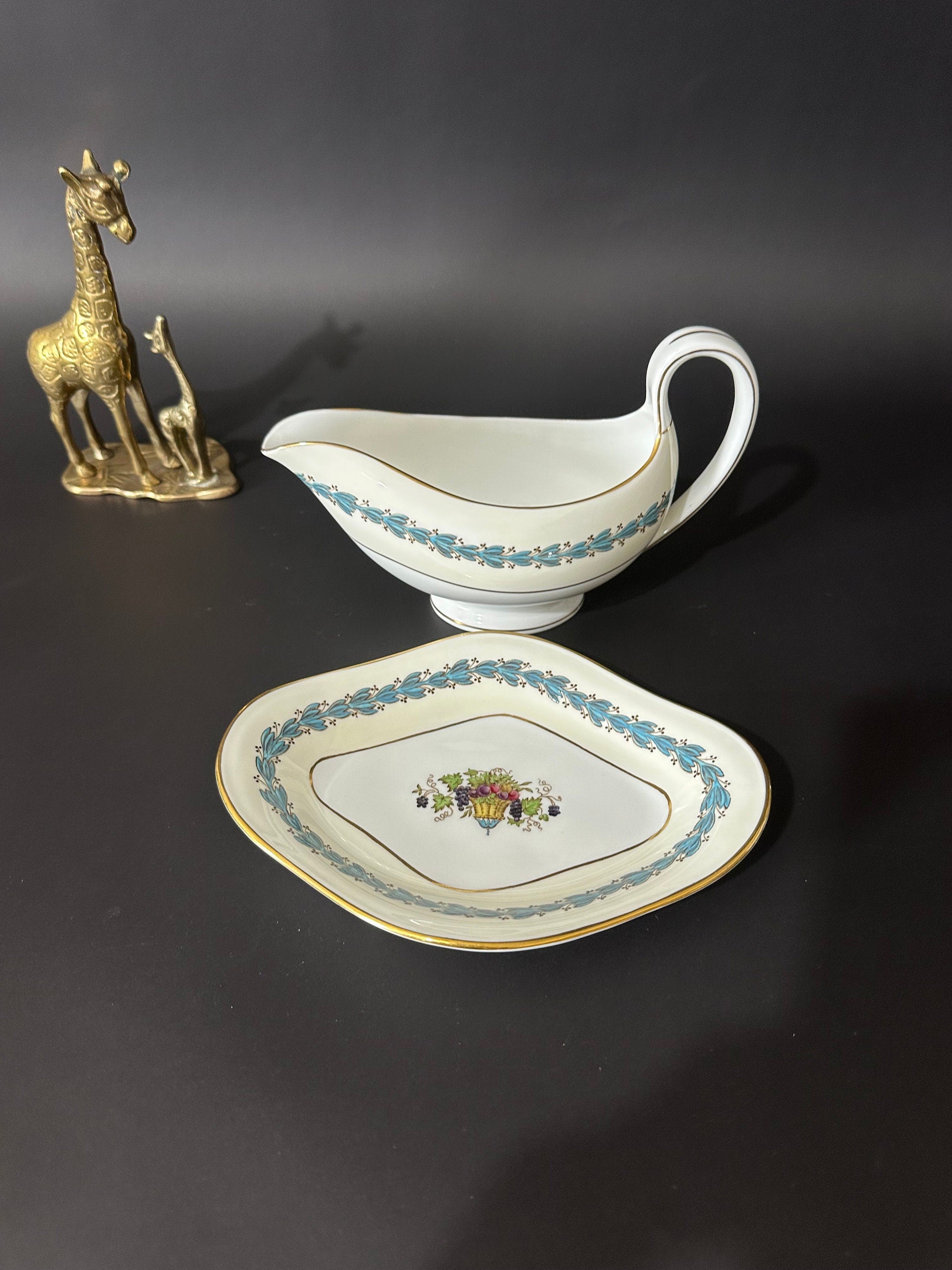 Wedgwood Appledore Gravy Boat with Underplate/Relish Dish