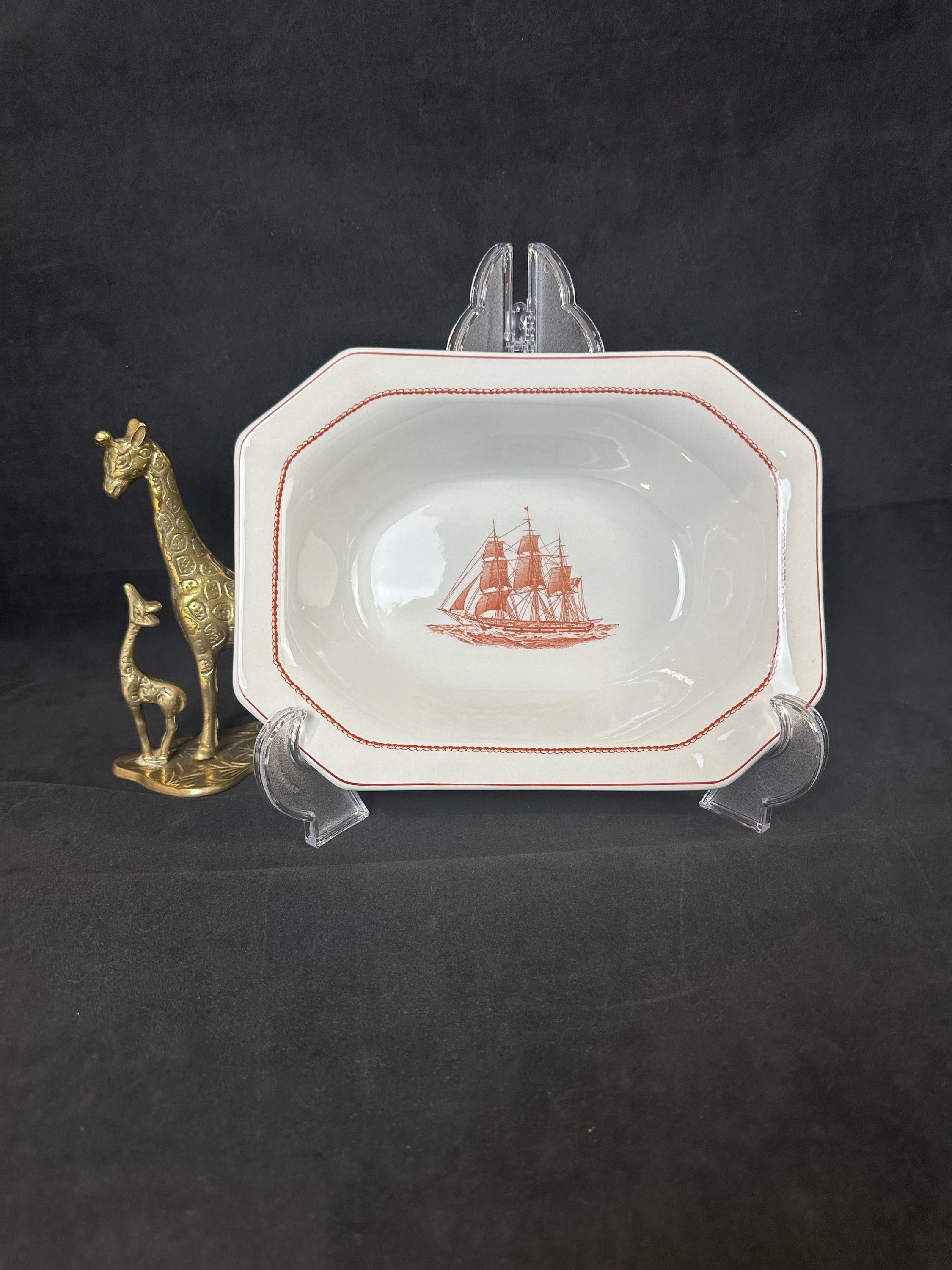 Wedgwood Flying Cloud Rust Serving Bowl