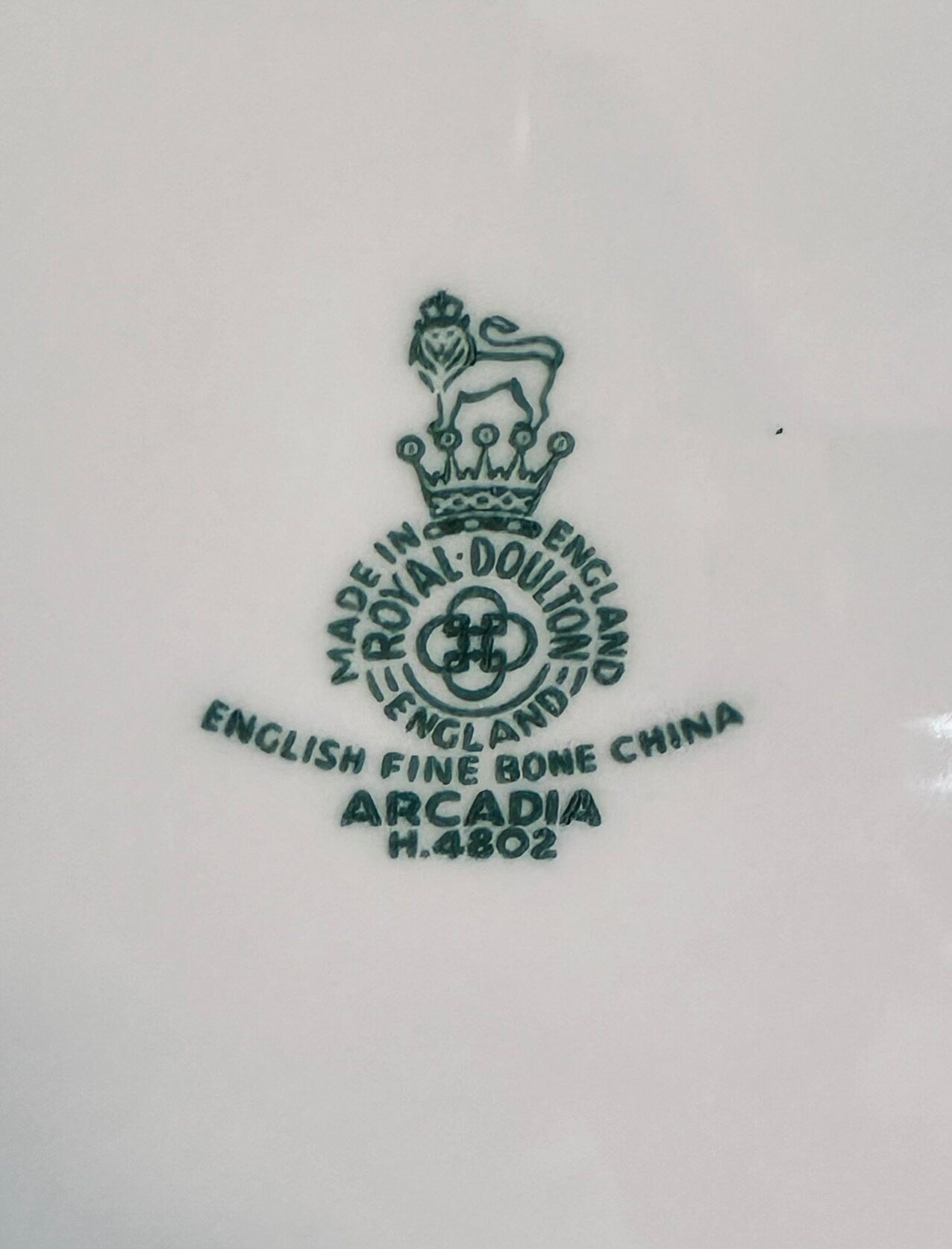 Royal Doulton Arcadia 5 Piece Place Setting Scalloped