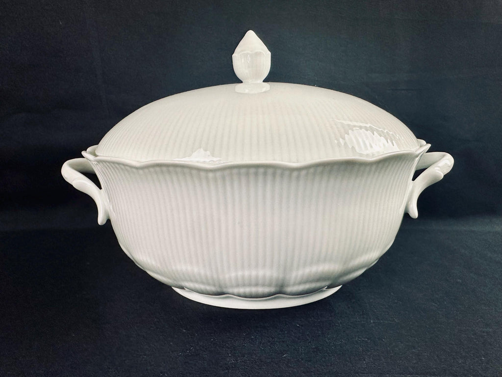 Kaiser Romantica All White Covered Serving Bowl