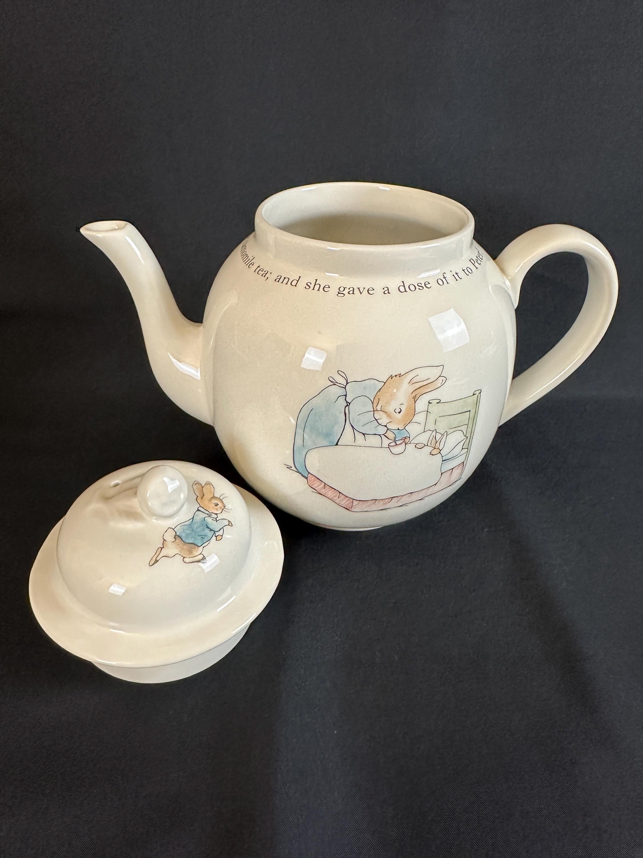 Wedgwood Peter Rabbit Teapot Full size