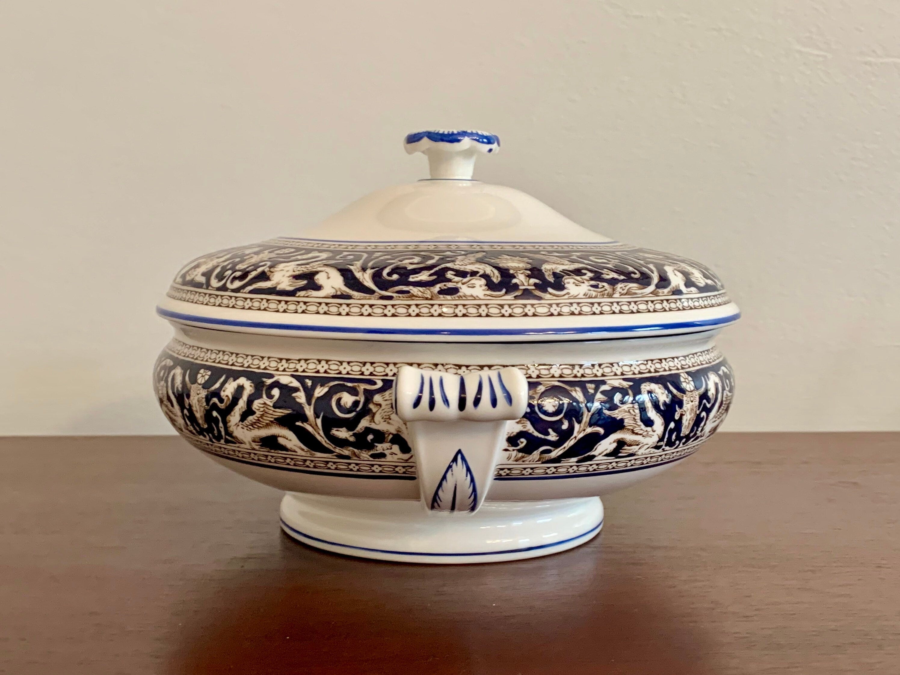Wedgwood Florentine Round Covered Vegetable Bowl