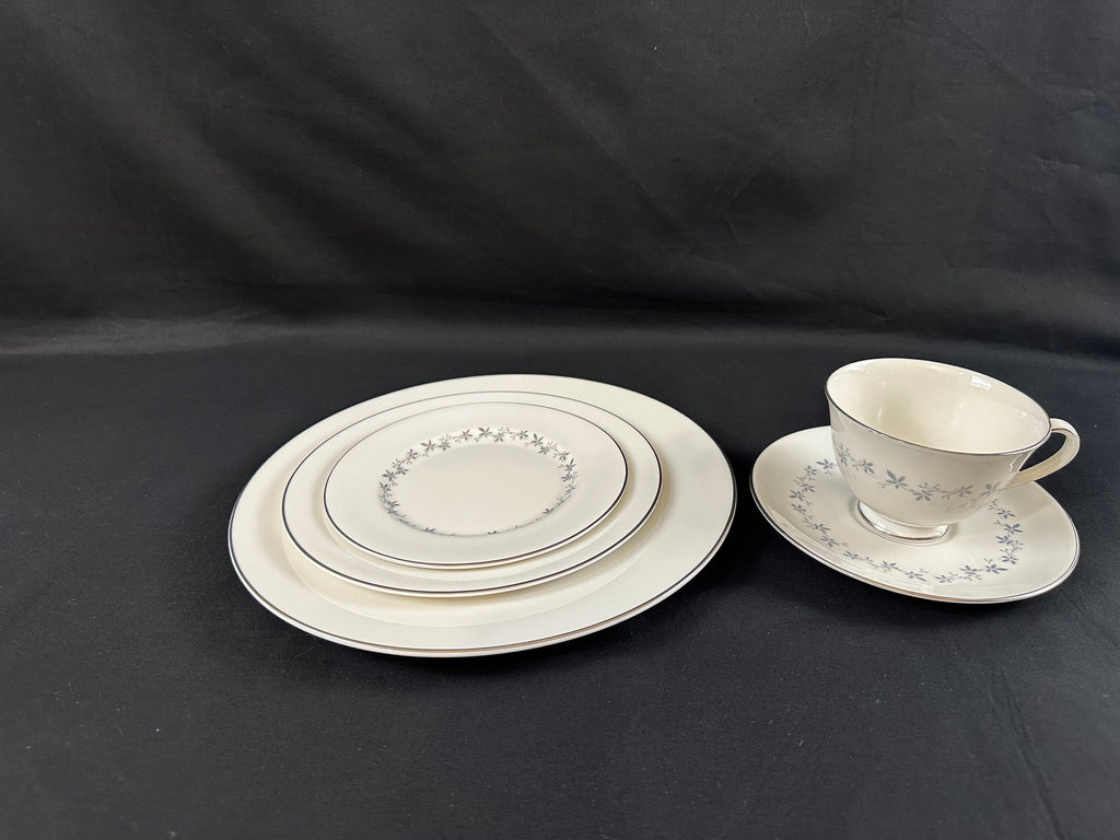 Royal Doulton Cadence 5 Piece Place Setting