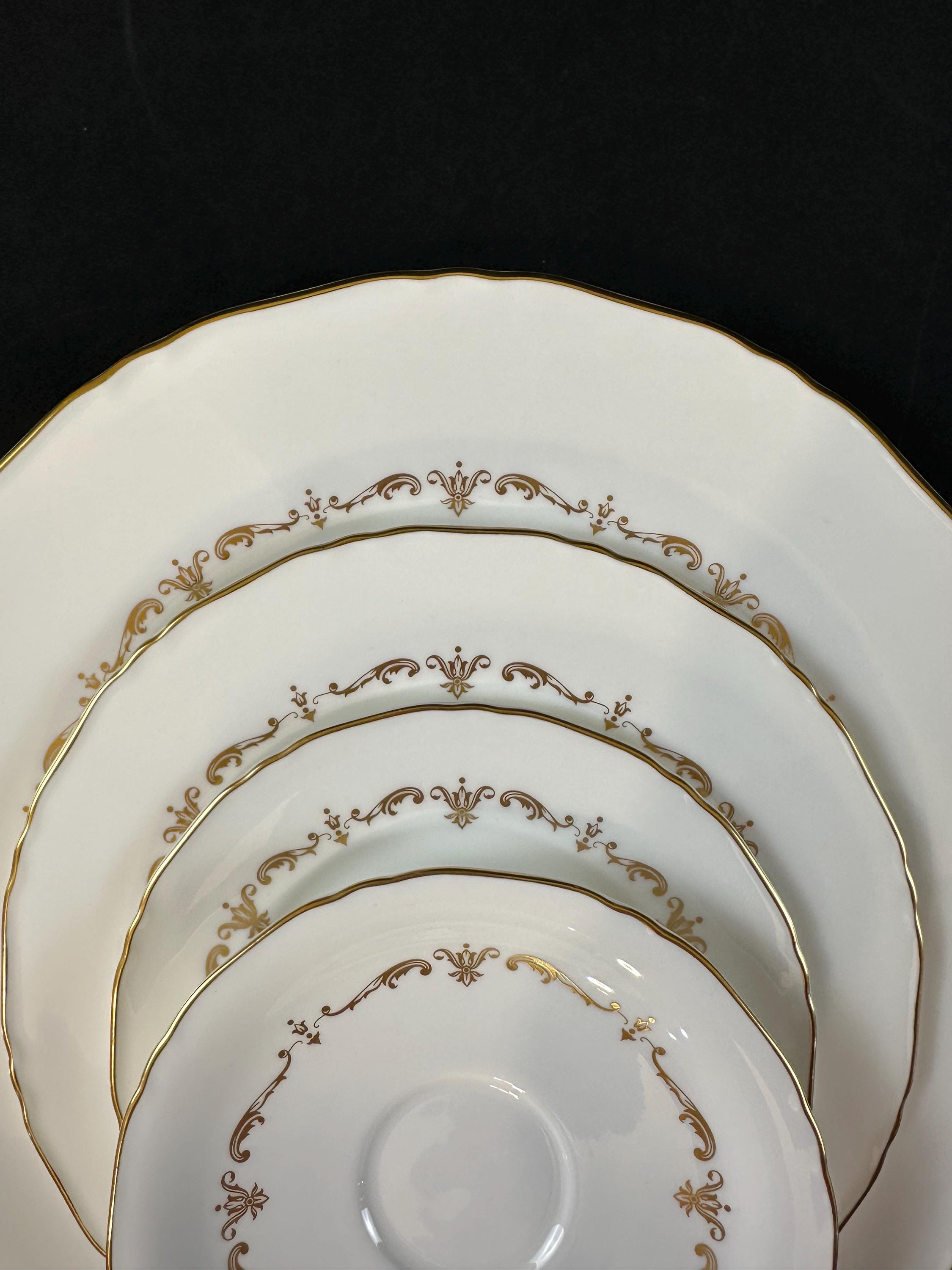 4 Place Settings Royal Worcester Gold Chantilly 20 Pieces