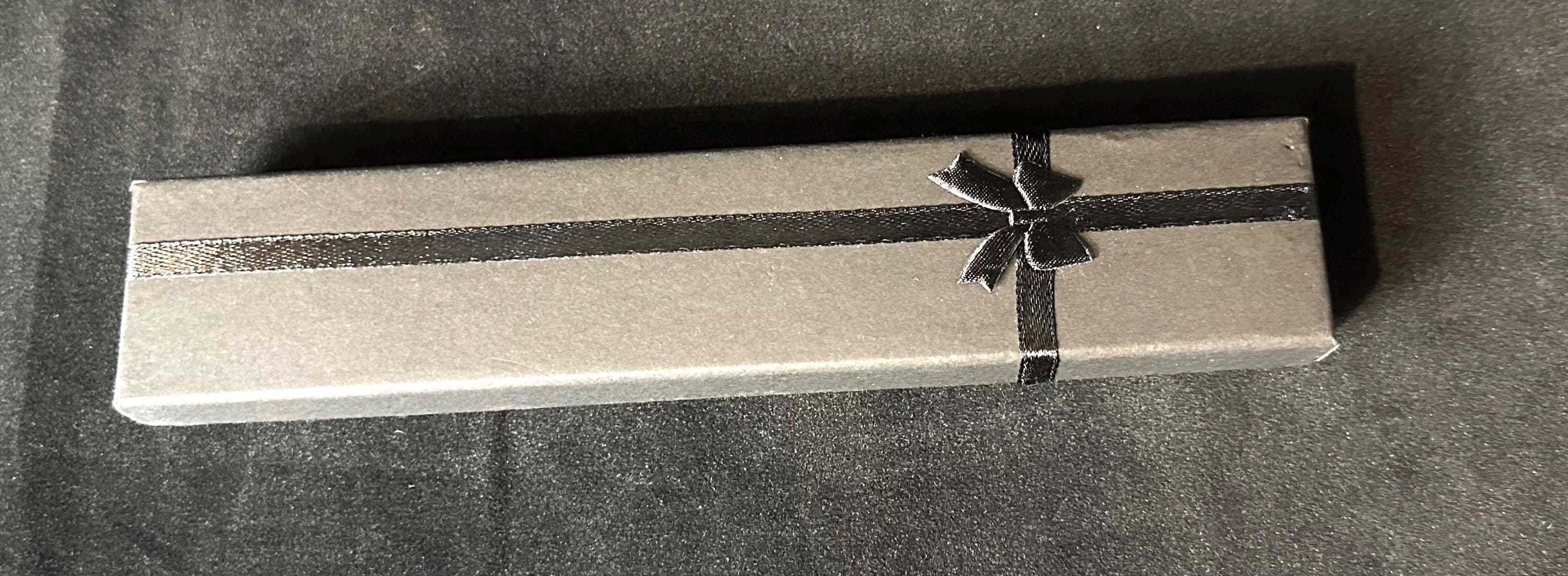 Vintage Sterling Silver and Green Carbachon Pendant Neclace