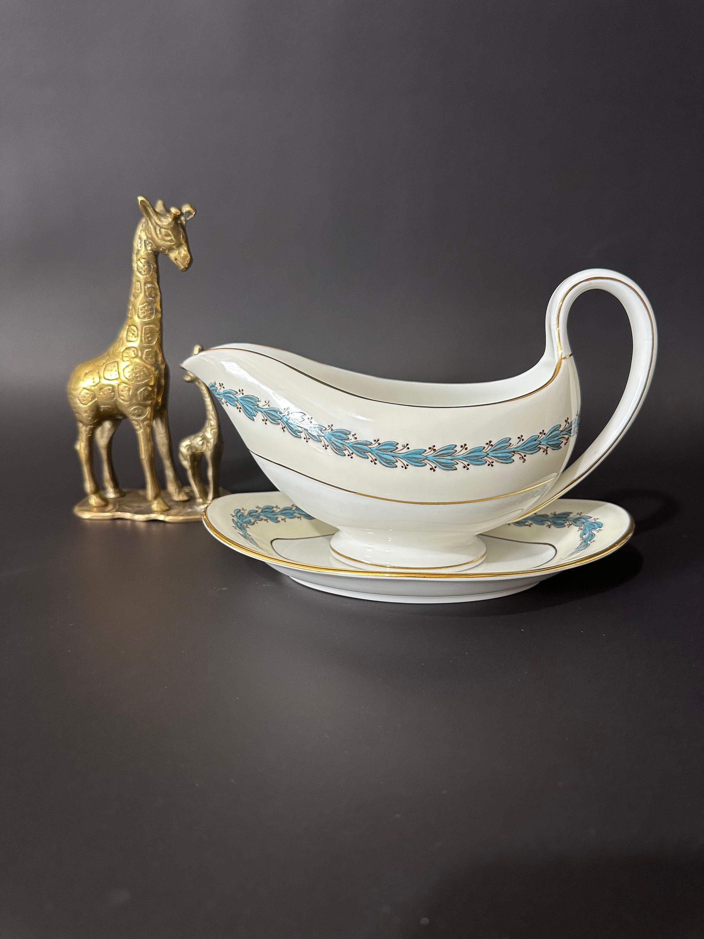 Wedgwood Appledore Gravy Boat with Underplate/Relish Dish