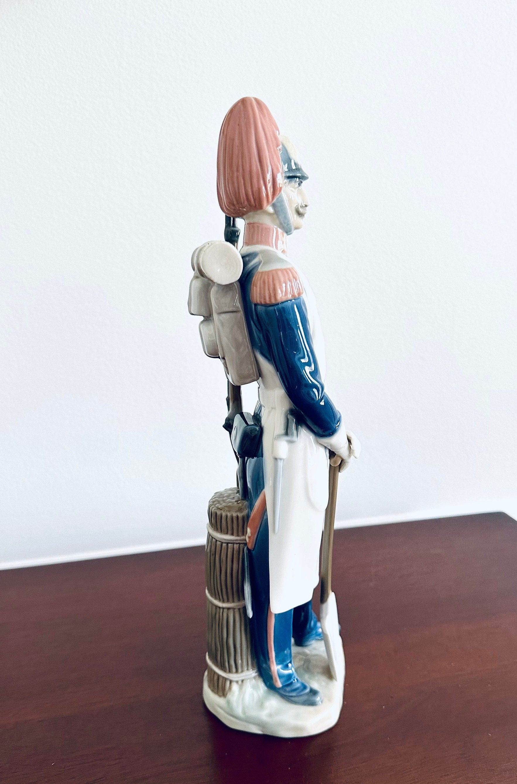 Lladro Soldier With Shovel Retired