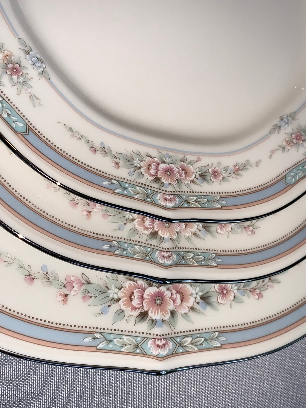 Noritake Rothschild 8 Place Settings