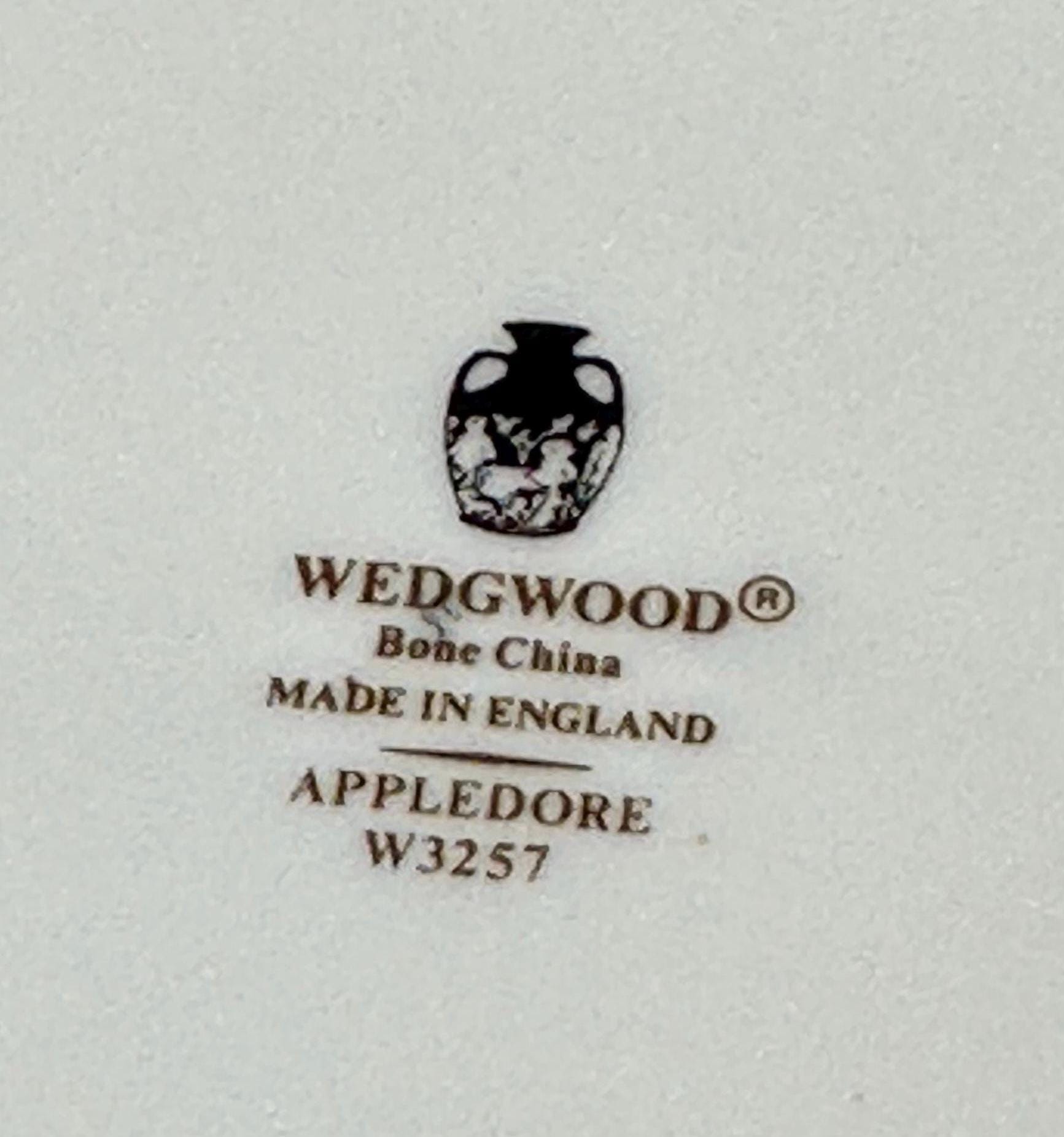 Oval Vegetable Bowl in Wedgwood Appledore