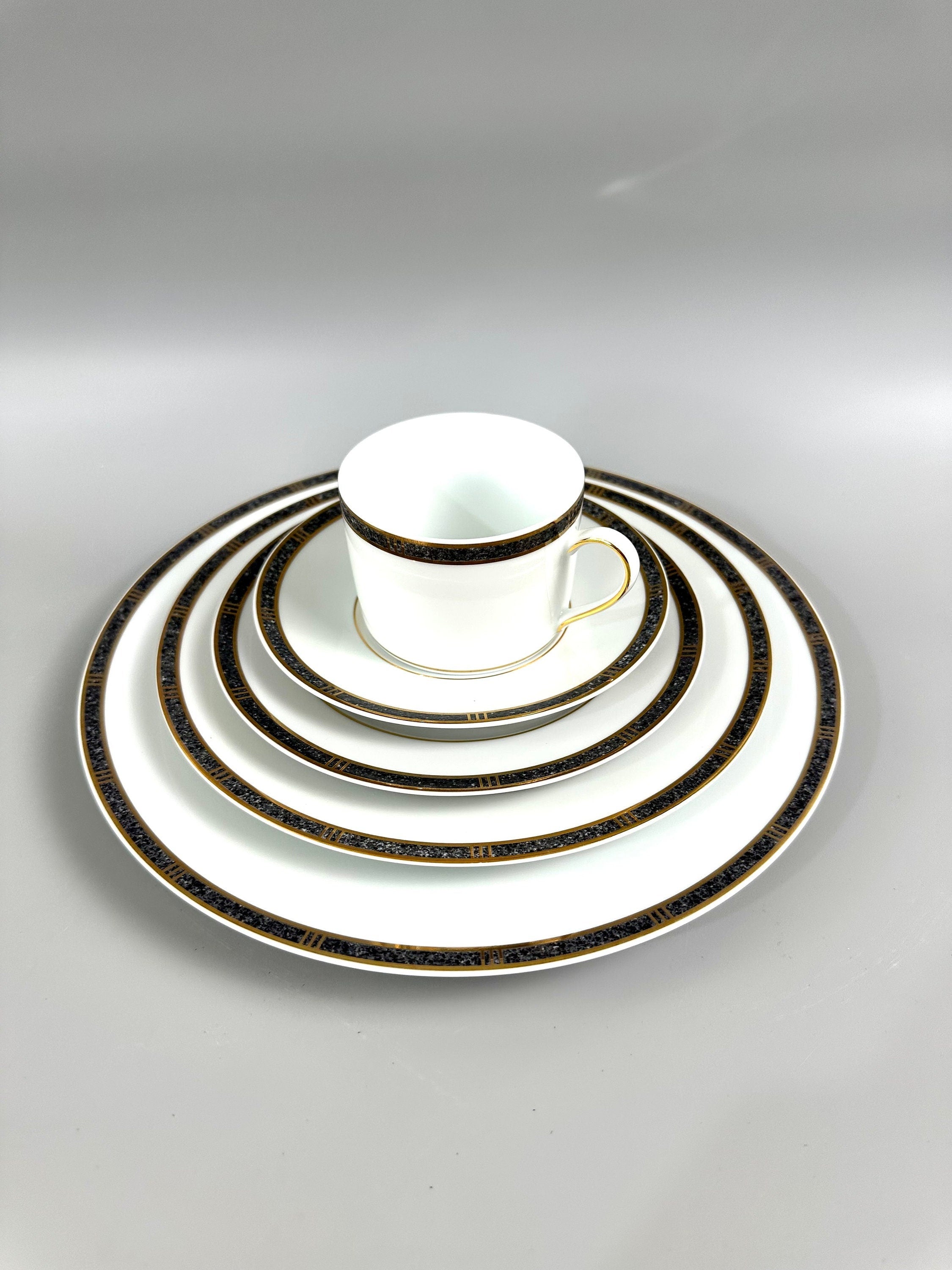 Place Settings of Bernardaud Antinea Anthracite