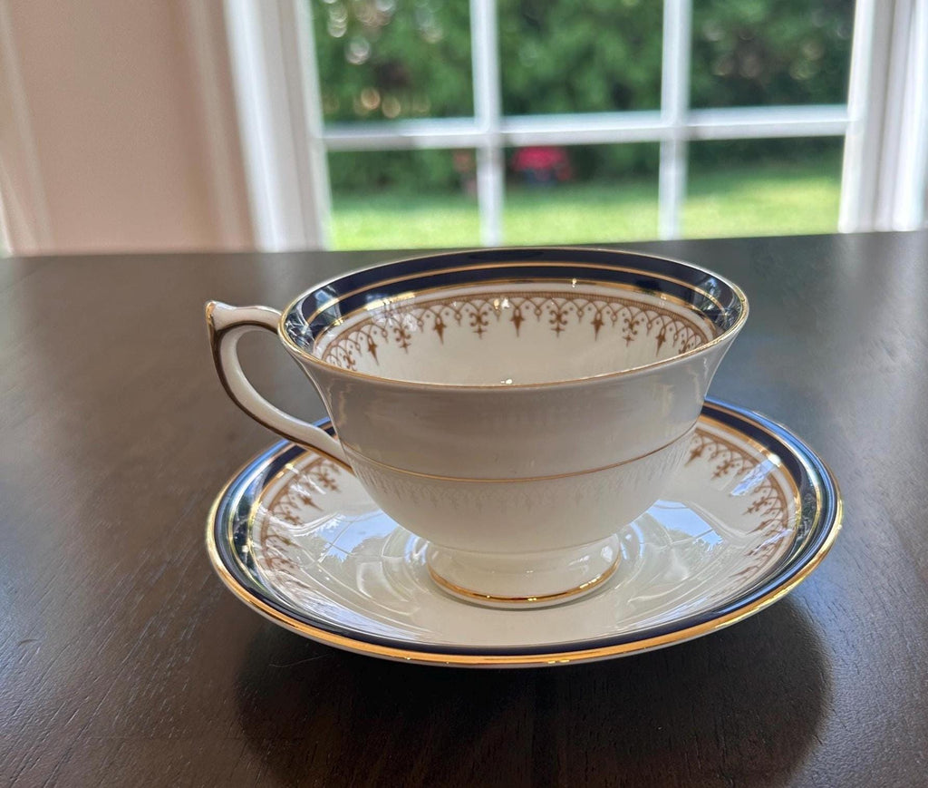 3 Aynsley Leighton Teacups and Saucers