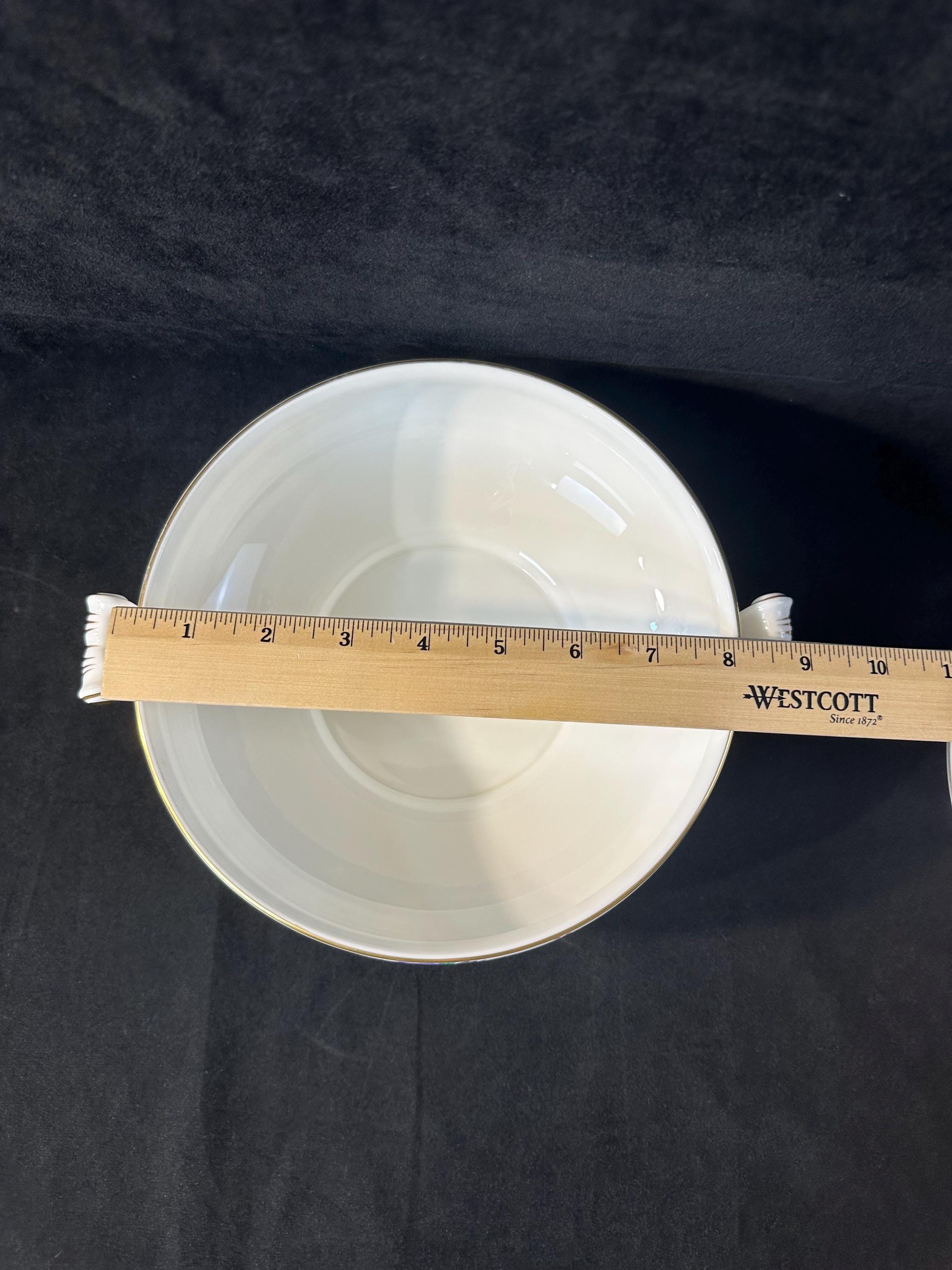 Wedgwood Devon Sprays Covered Serving Bowl