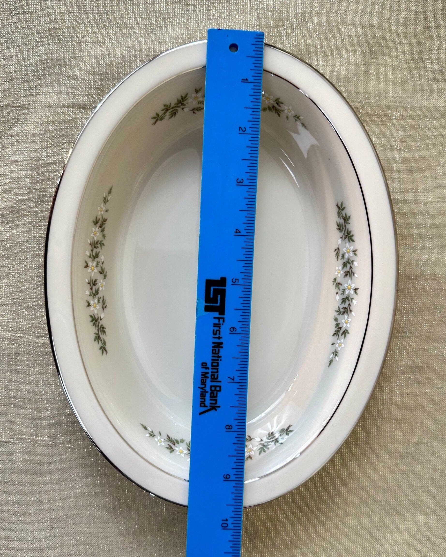 Lenox Brookdale Oval Serving Bowl 9 3/4”