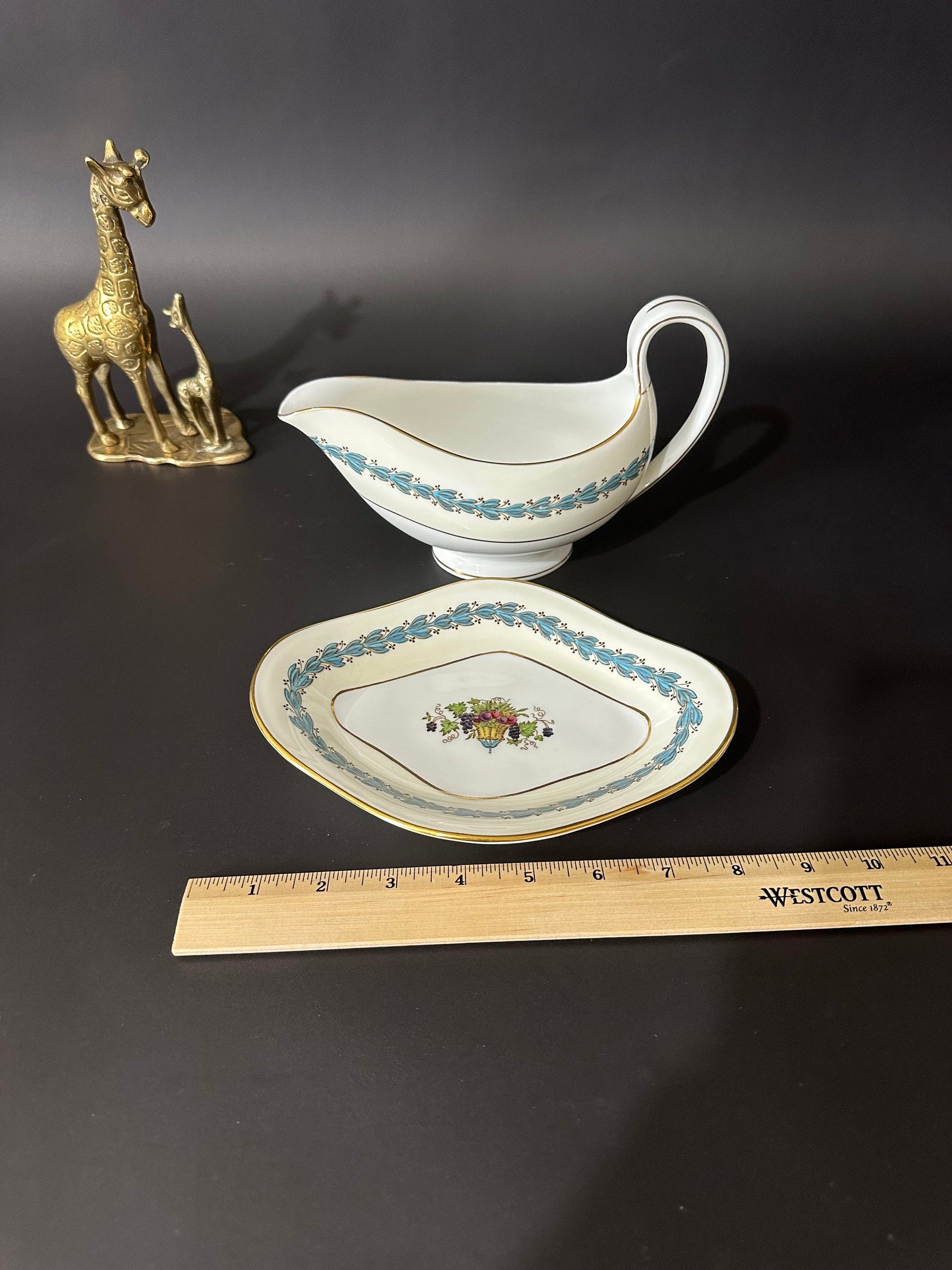 Wedgwood Appledore Gravy Boat with Underplate/Relish Dish